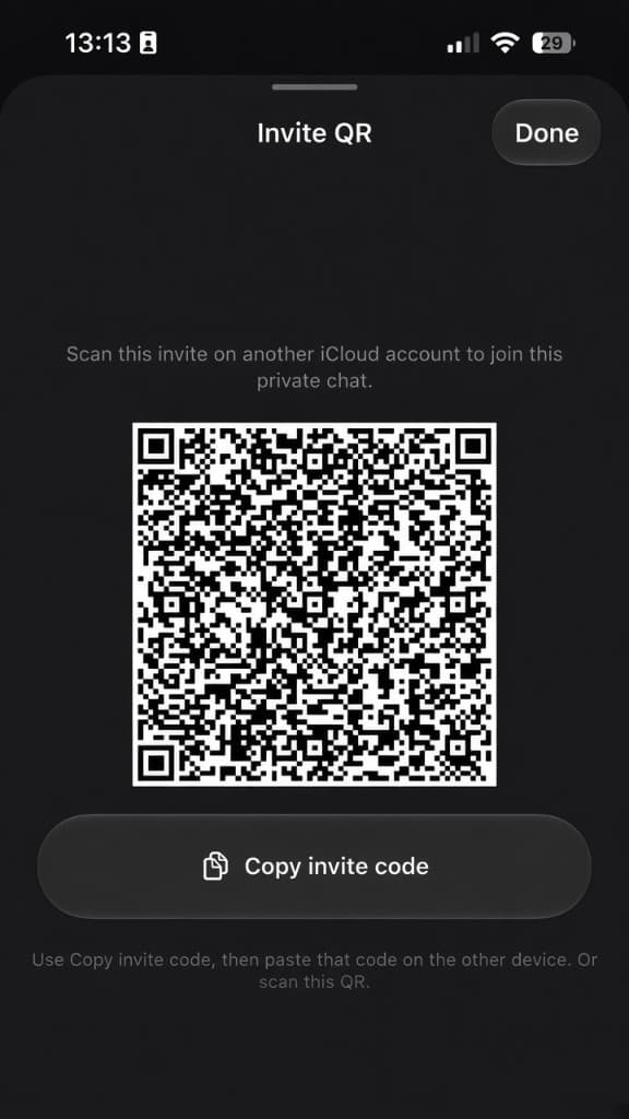 Flash Chats invite QR screen for pairing a private chat